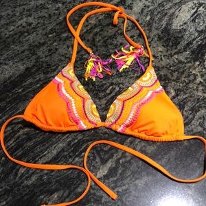 Trina Turk size 6 orange multicolor bikini top